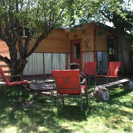拉瓦隐秘小屋度假屋 熔岩温泉村 外观 照片